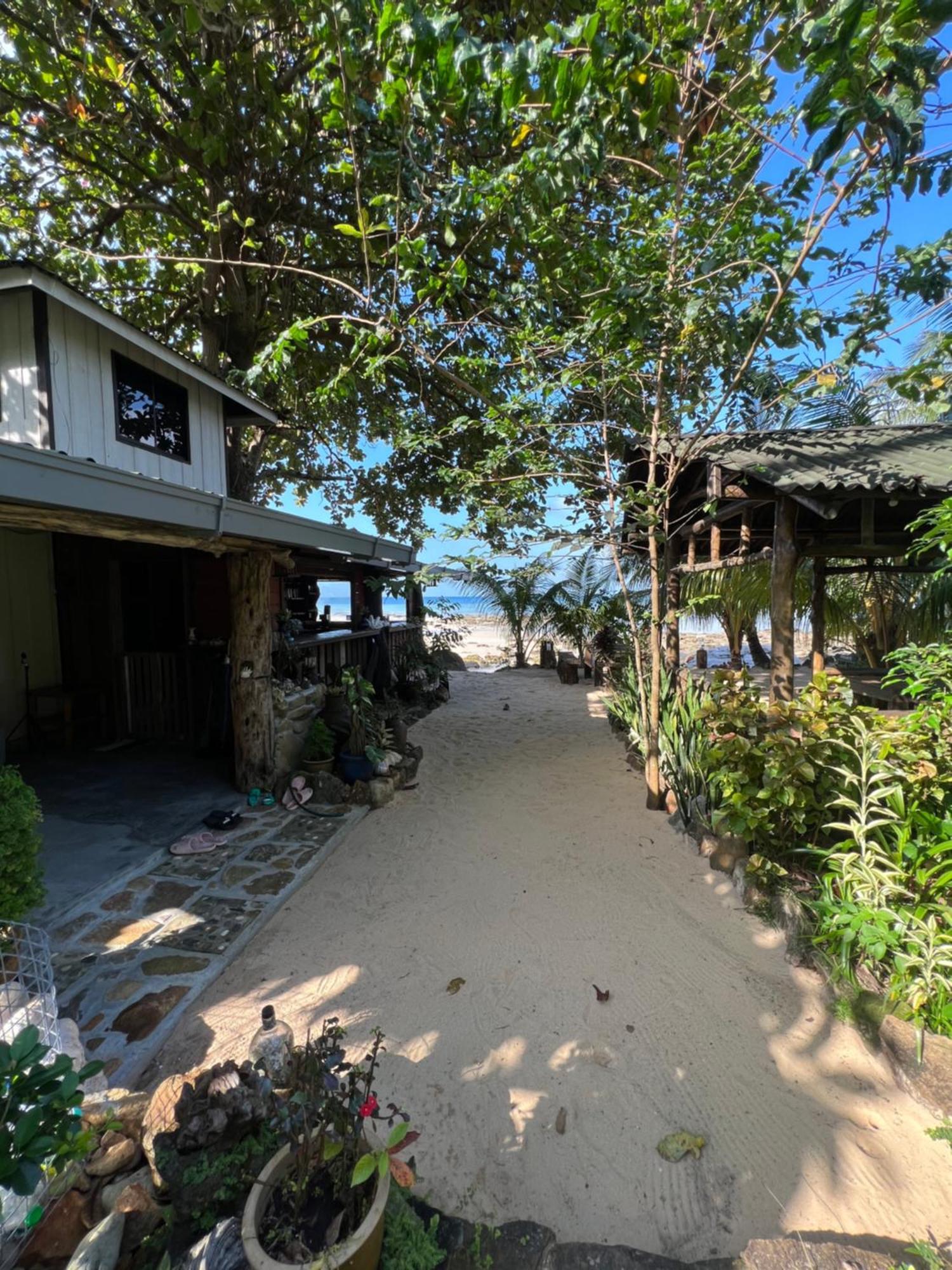 Beach House Kampung Genting 외부 사진